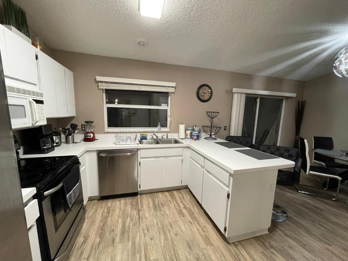 Cozy 3 Bedroom Home Close To Everything In Tampa! Екстериор снимка