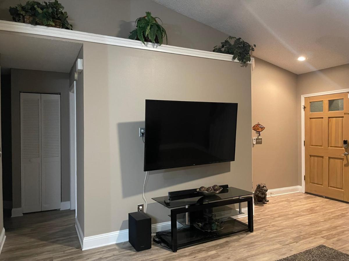 Cozy 3 Bedroom Home Close To Everything In Tampa! Екстериор снимка