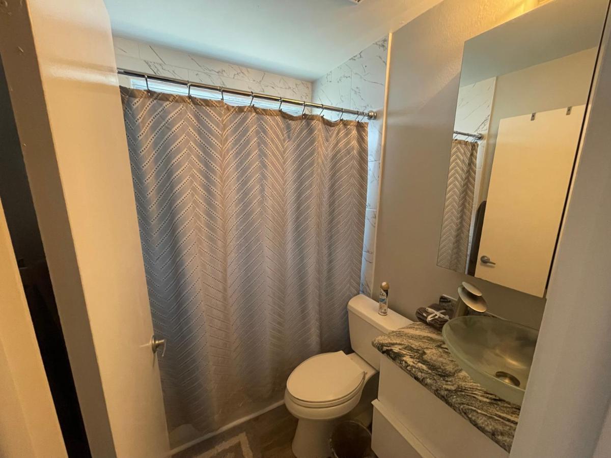 Cozy 3 Bedroom Home Close To Everything In Tampa! Екстериор снимка