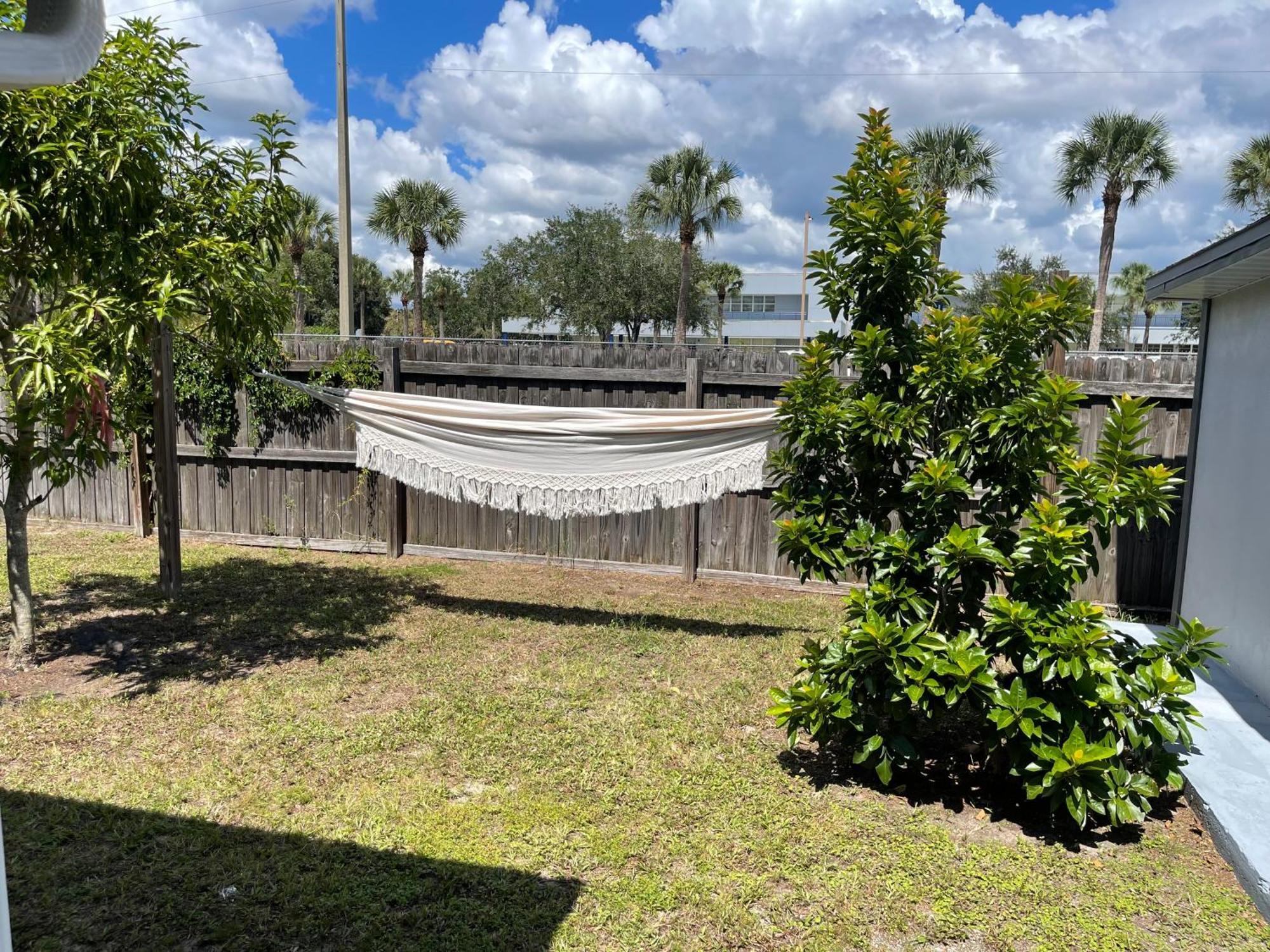 Cozy 3 Bedroom Home Close To Everything In Tampa! Екстериор снимка